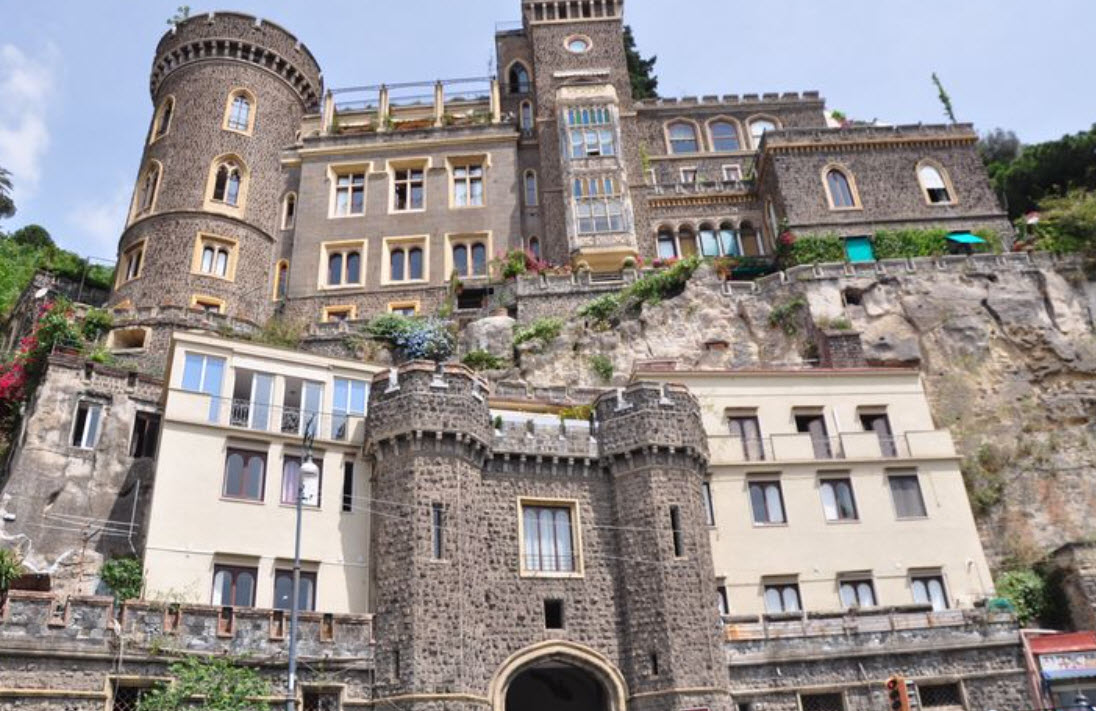 Castello Aselmeyer, Italy